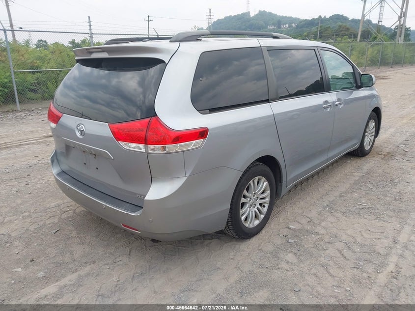 2011 Toyota Sienna Xle V6 VIN: 5TDYK3DC4BS167335 Lot: 45664642