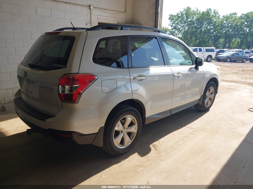 2015 SUBARU FORESTER auction photo 4