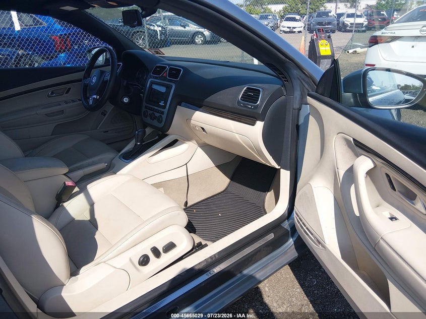 2015 VOLKSWAGEN EOS auction photo 5