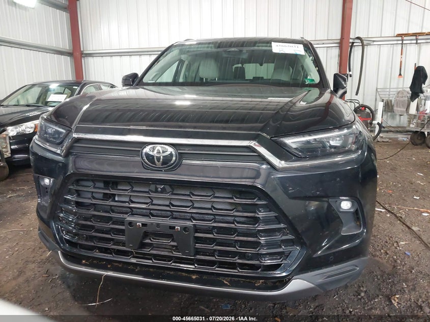 2025 TOYOTA GRAND HIGHLANDER auction photo 6