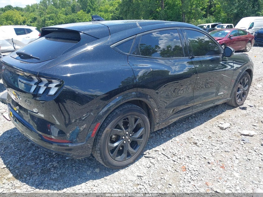 FORD MUSTANG MACH-E - zdjęcie 4