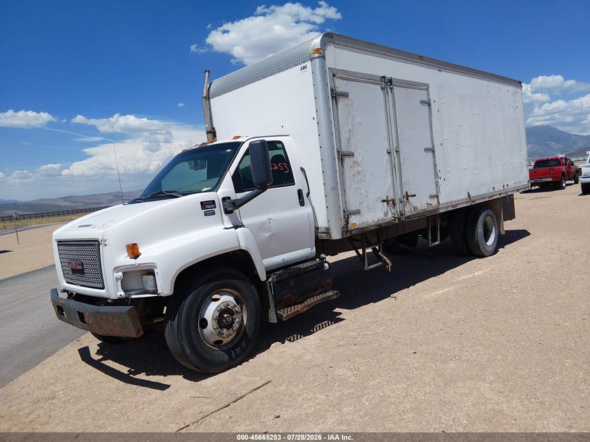 2005 GMC C7500 auction photo 2