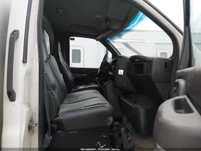 2005 GMC C7500 auction photo 6