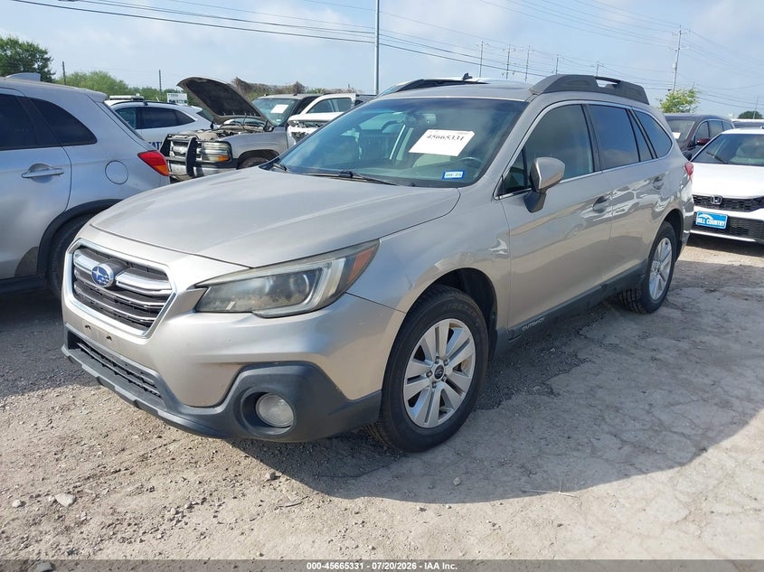 2018 Subaru Outback 2.5i Premium 4S4BSADC2J3237453 photo 1