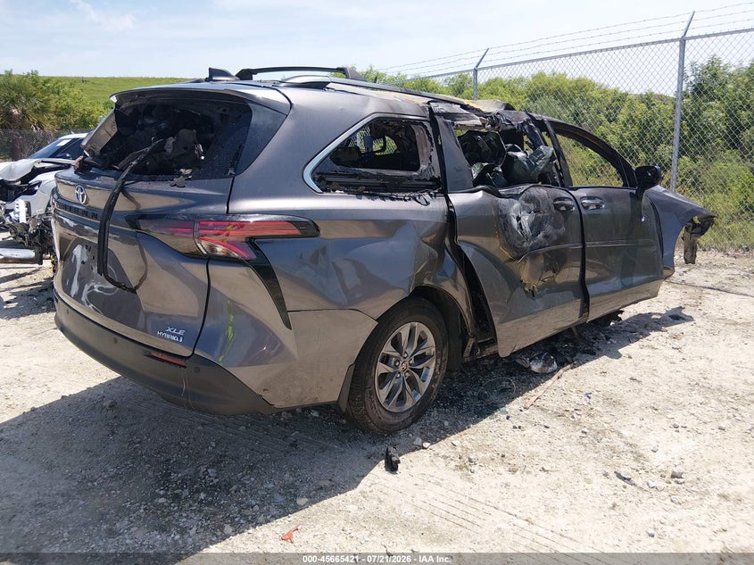 2022 Toyota Sienna Xle VIN: 5TDJRKEC6NS121628 Lot: 45665421