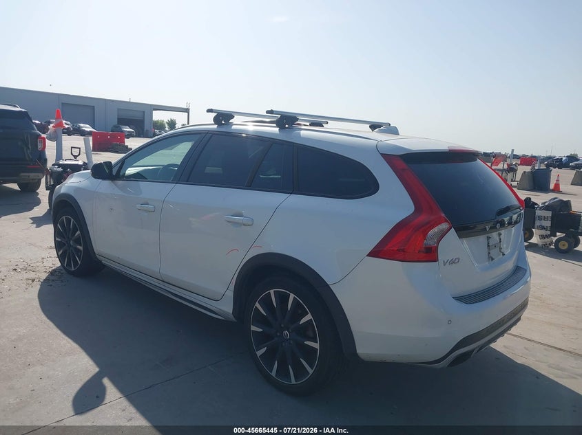 2016 Volvo V60 Cross Country T5 VIN: YV4612HK0G1008318 Lot: 45665445