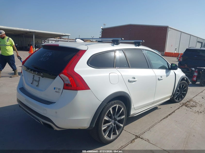2016 Volvo V60 Cross Country T5 VIN: YV4612HK0G1008318 Lot: 45665445