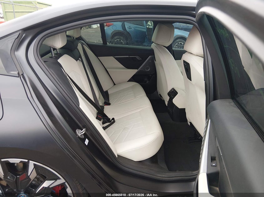 2024 BMW I5 auction photo 8