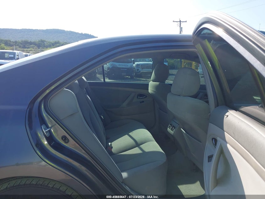 2009 TOYOTA CAMRY HYBRID auction photo 8