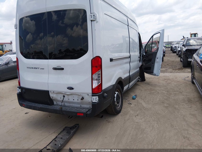 2020 FORD TRANSIT-250 auction photo 4