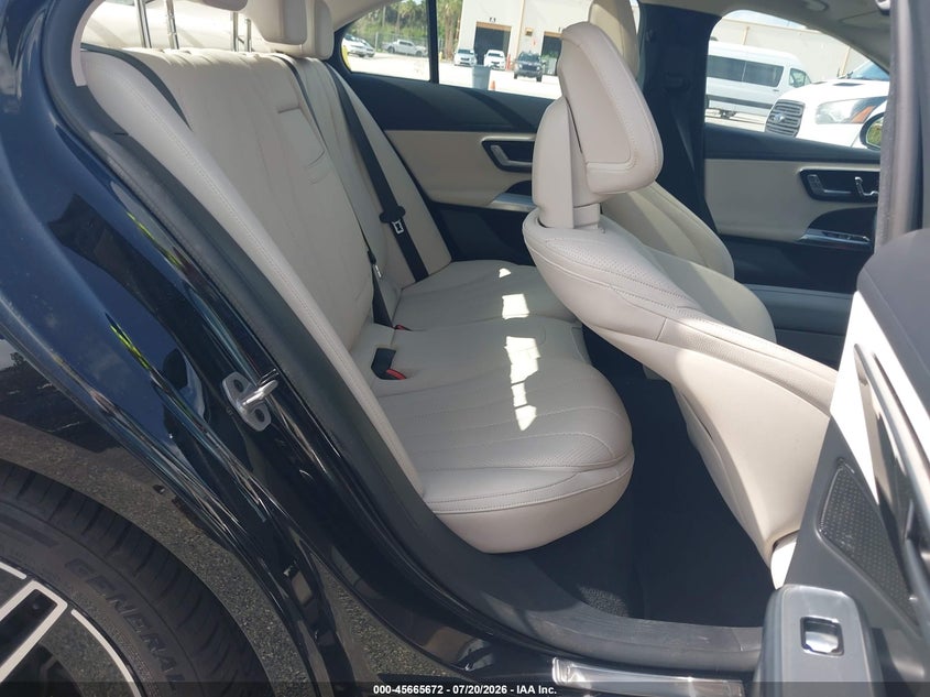 2025 Mercedes-Benz E 350 VIN: W1KLF4GB3SA145661 Lot: 45665672