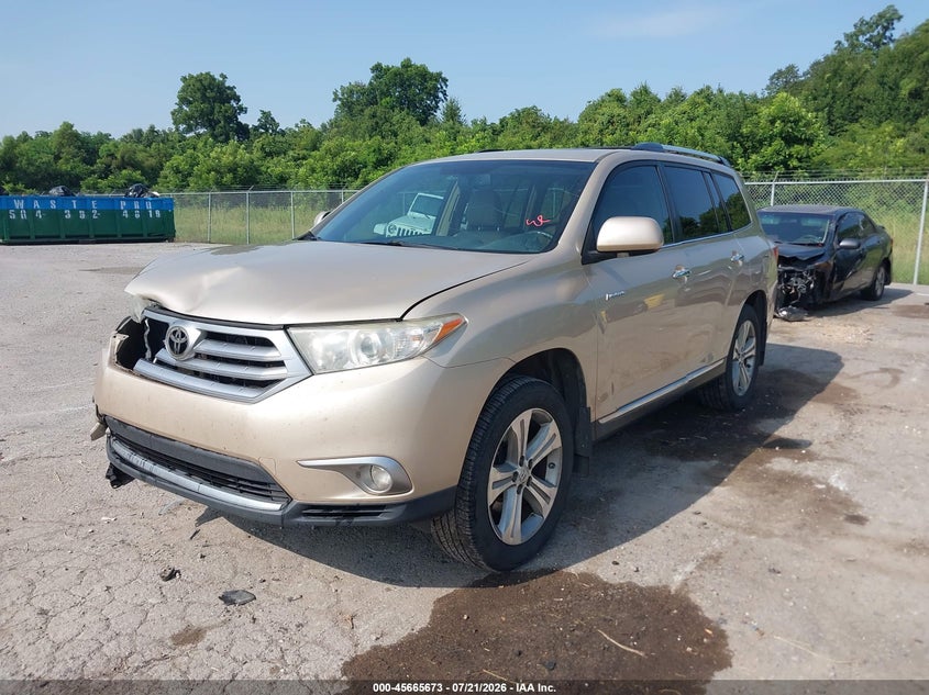 2013 Toyota Highlander, Front End, IAAI, VIN 5TDYK3EH5DS099981 — photo 2