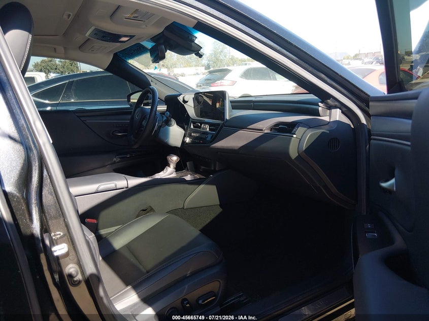 2025 LEXUS ES 300H auction photo 5