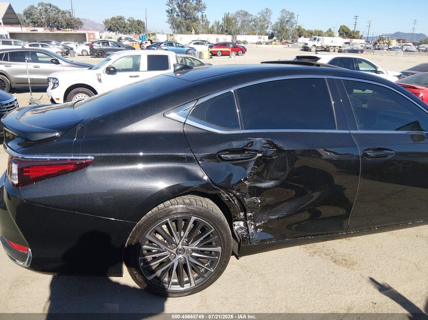 2025 LEXUS ES 300H auction photo 6