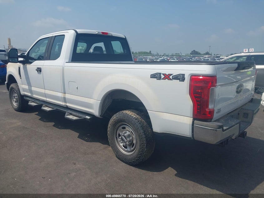 2018 Ford F-250 Xl VIN: 1FT7X2B65JEB92530 Lot: 45665770