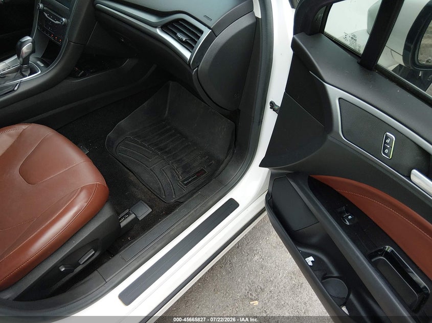 2015 FORD FUSION HYBRID auction photo 5