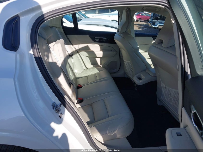 2021 Volvo S60 T5 Momentum VIN: 7JR102FZ1MG108860 Lot: 45666306