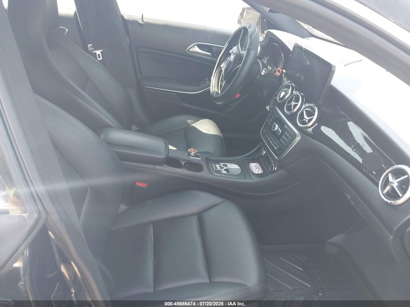 2014 MERCEDES-BENZ CLA 250 auction photo 5