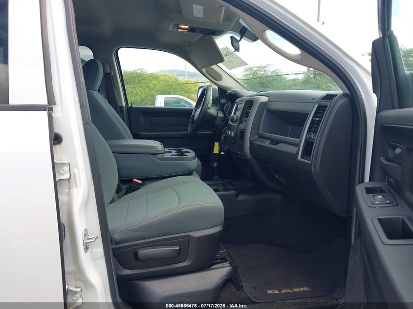 2017 Ram 3500 Tradesman 4X4 8' Box VIN: 3C63R3GT6HG775275 Lot: 45666476