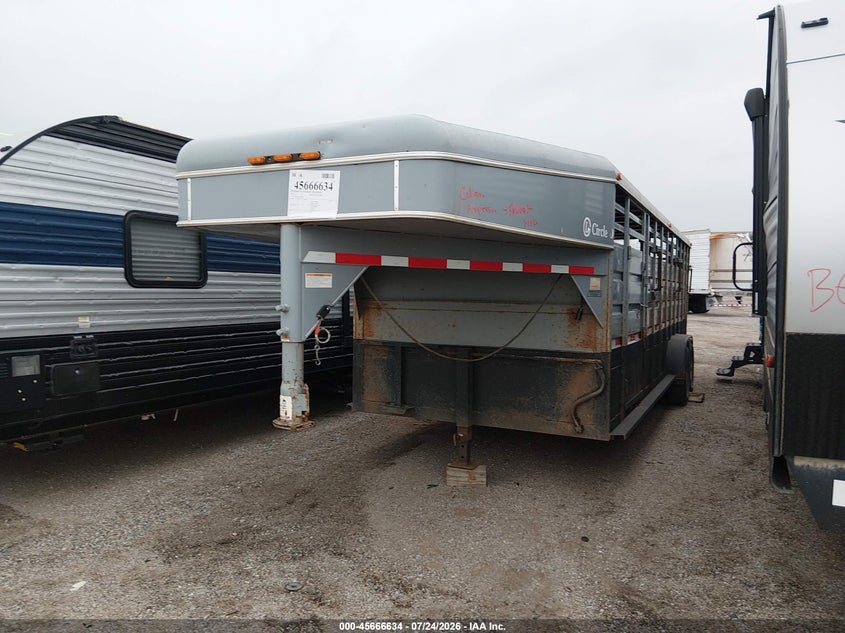 2002 * GOOSENECK TRAILER auction photo 2