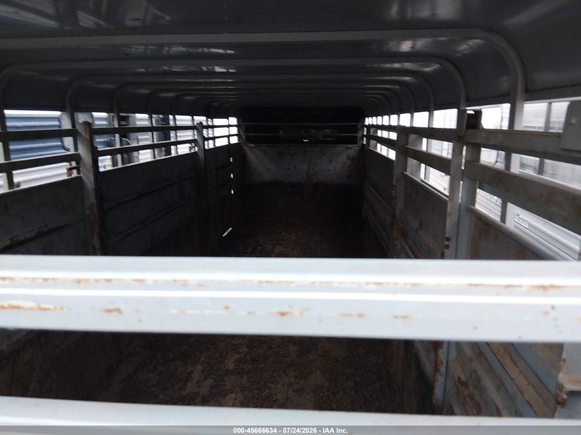 2002 * GOOSENECK TRAILER auction photo 5