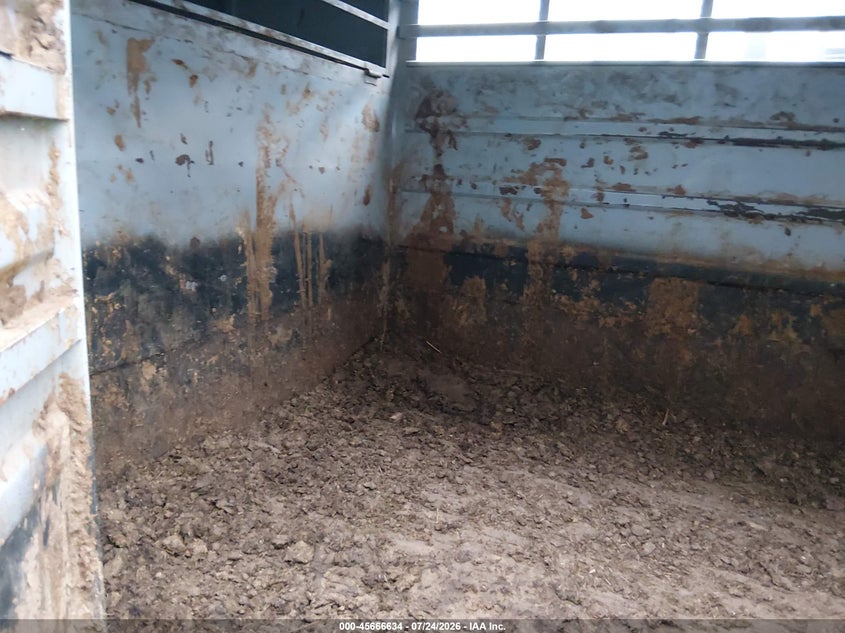 2002 * GOOSENECK TRAILER auction photo 8