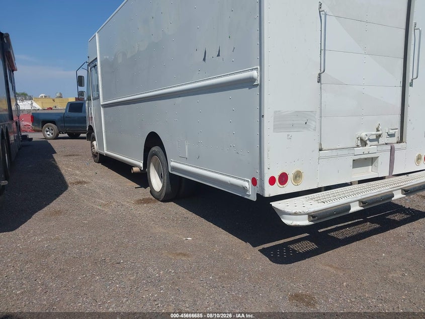 2016 FORD F-59 COMMERCIAL STRIPPED auction photo 3