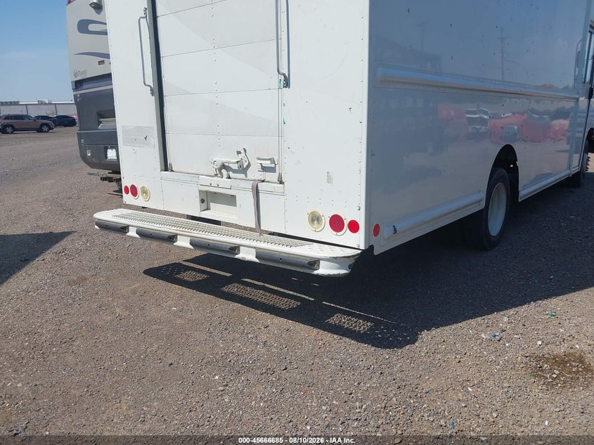 2016 FORD F-59 COMMERCIAL STRIPPED auction photo 4