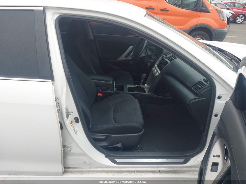 2010 TOYOTA CAMRY auction photo 5