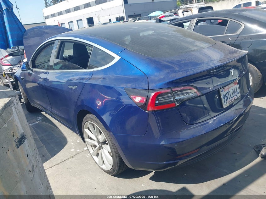 2018 Tesla Model 3 Long Range/Mid Range VIN: 5YJ3E1EAXJF076351 Lot: 45666883