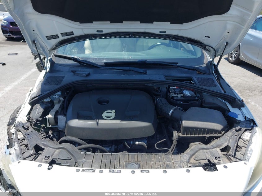 2015 VOLVO S60 T6 · Photo 10