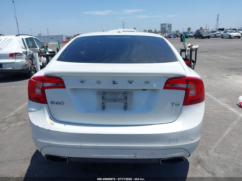 2015 VOLVO S60 T6 · Photo 15