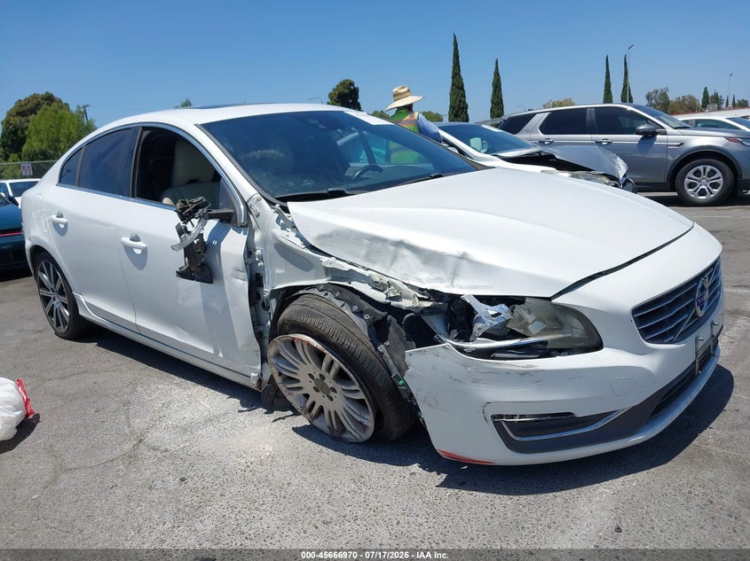 2015 VOLVO S60 T6 · Photo 6
