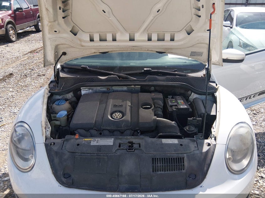 2013 Volkswagen Beetle 2.5L VIN: 3VWHX7AT5DM658896 Lot: 45667166