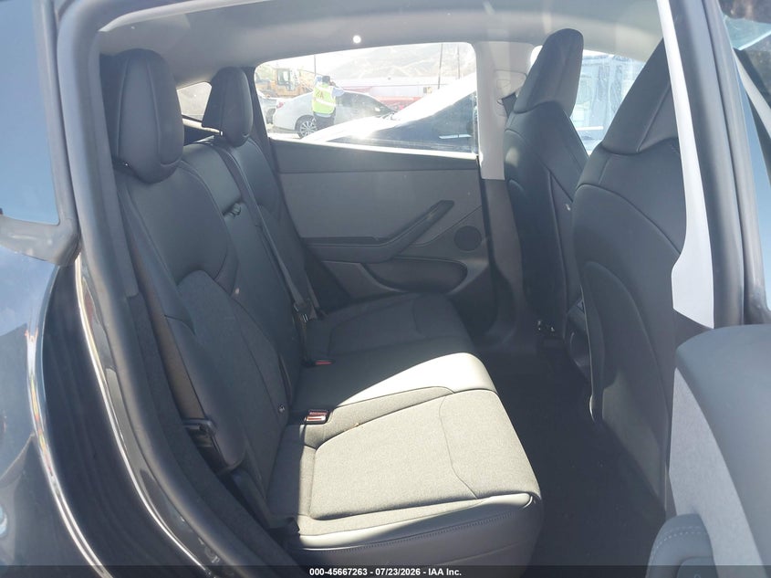 TESLA MODEL Y - zdjęcie 8