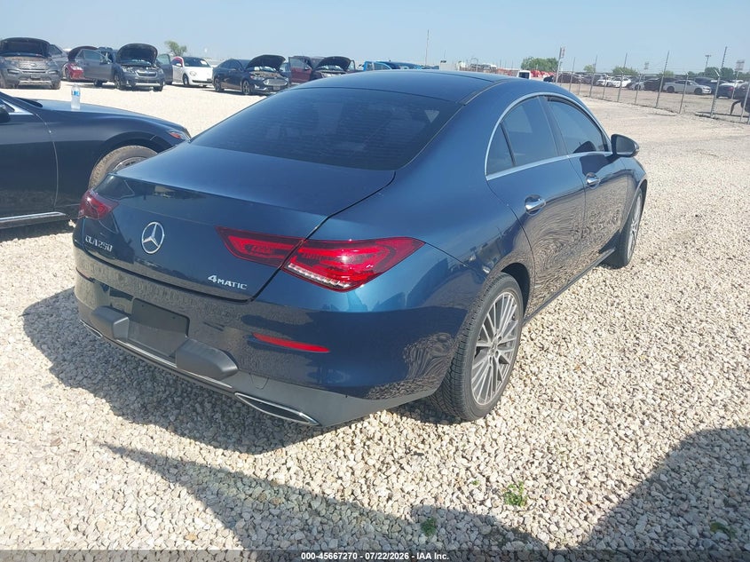 2021 MERCEDES-BENZ CLA 250 — zdjęcie 4