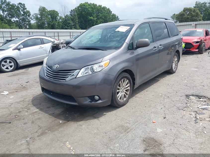 2015 Toyota Sienna, Удар сзади, IAAI, VIN 5TDYK3DC7FS620143 — фото 2