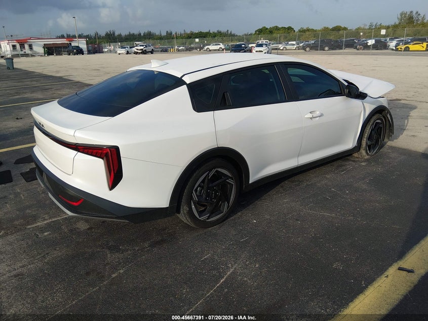 Vin: 3kpfu4de3se006459, lot: 46165963, kia k4 ex 20254