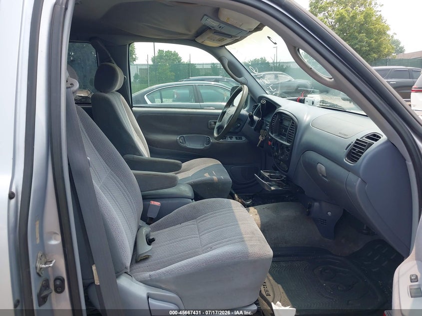 2000 Toyota Tundra Sr5 V8 VIN: 5TBBT4417YS080733 Lot: 45667431