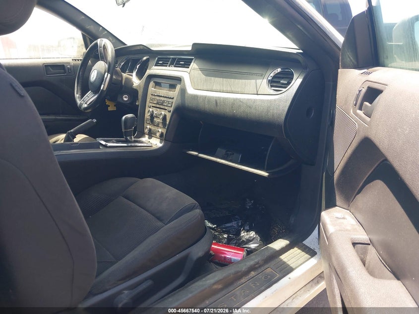 2013 FORD MUSTANG auction photo 5