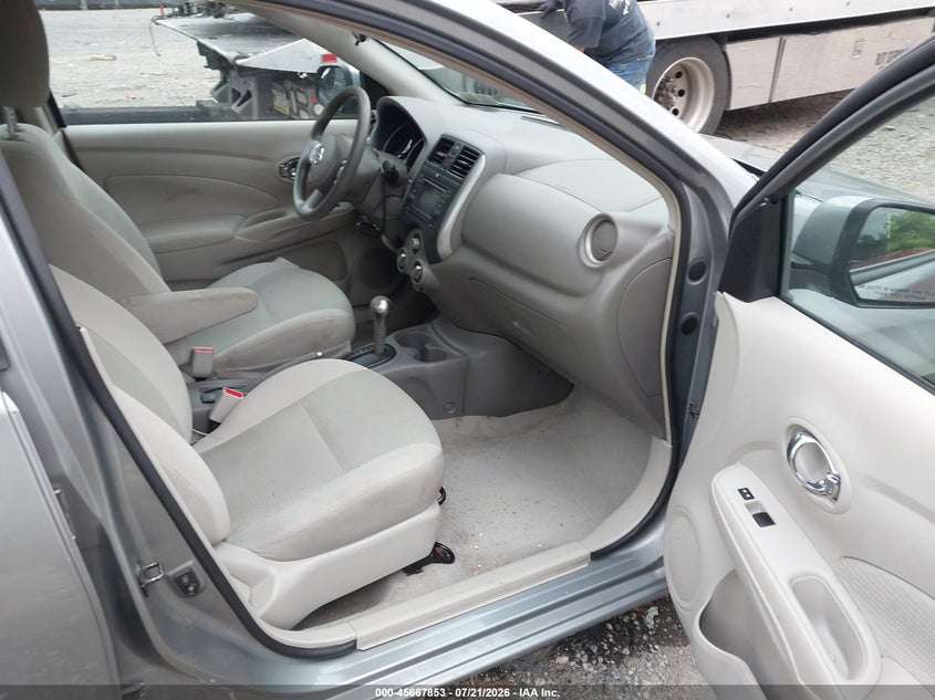 2013 NISSAN VERSA auction photo 5