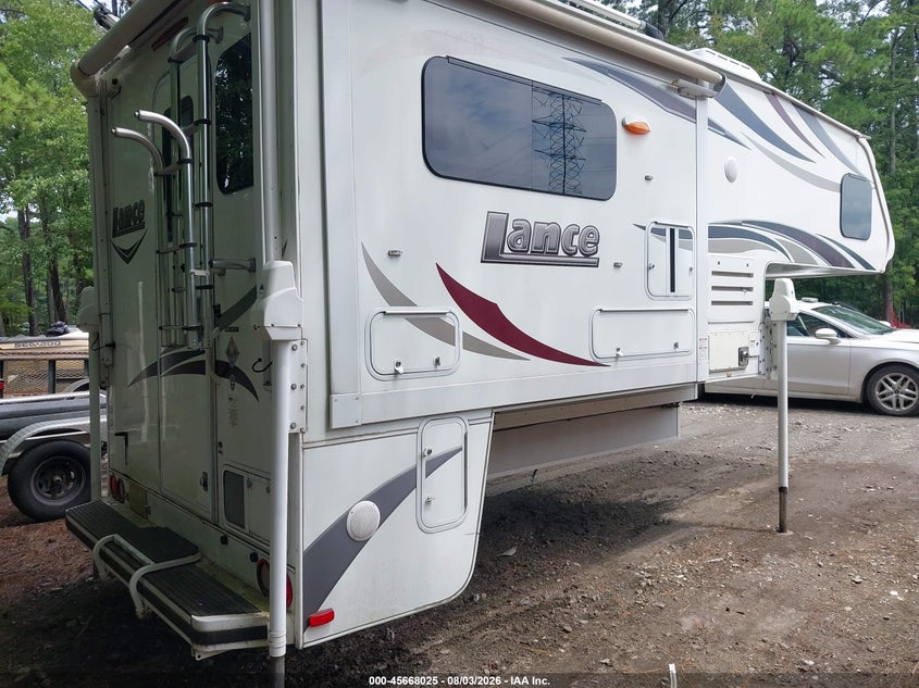 2016 LANCE CAMPER auction photo 2