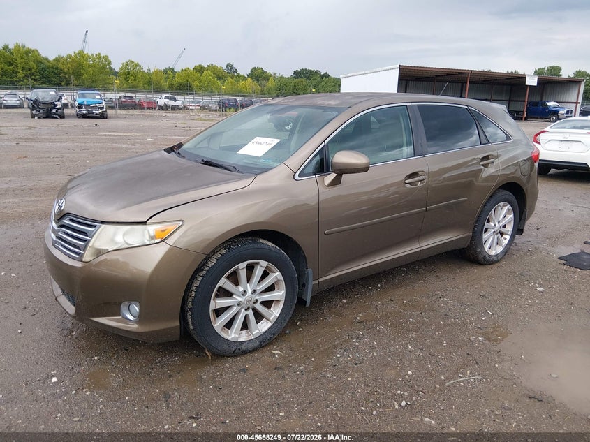 2010 TOYOTA VENZA auction photo 2