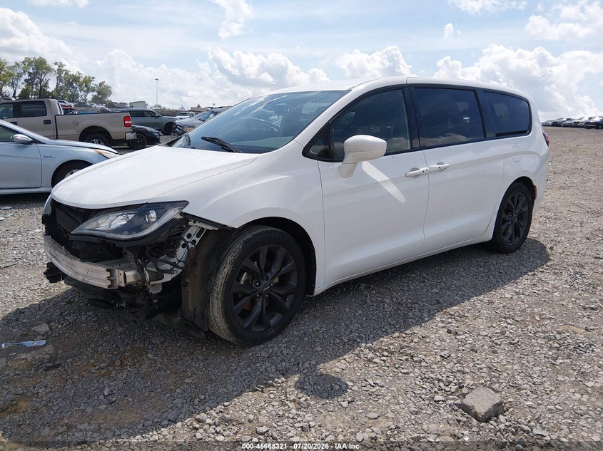 2018 Chrysler Pacifica Touring Plus VIN: 2C4RC1FG7JR228674 Lot: 45668321