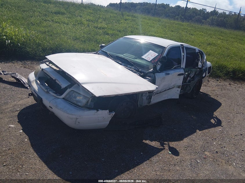 2011 FORD CROWN VICTORIA auction photo 2