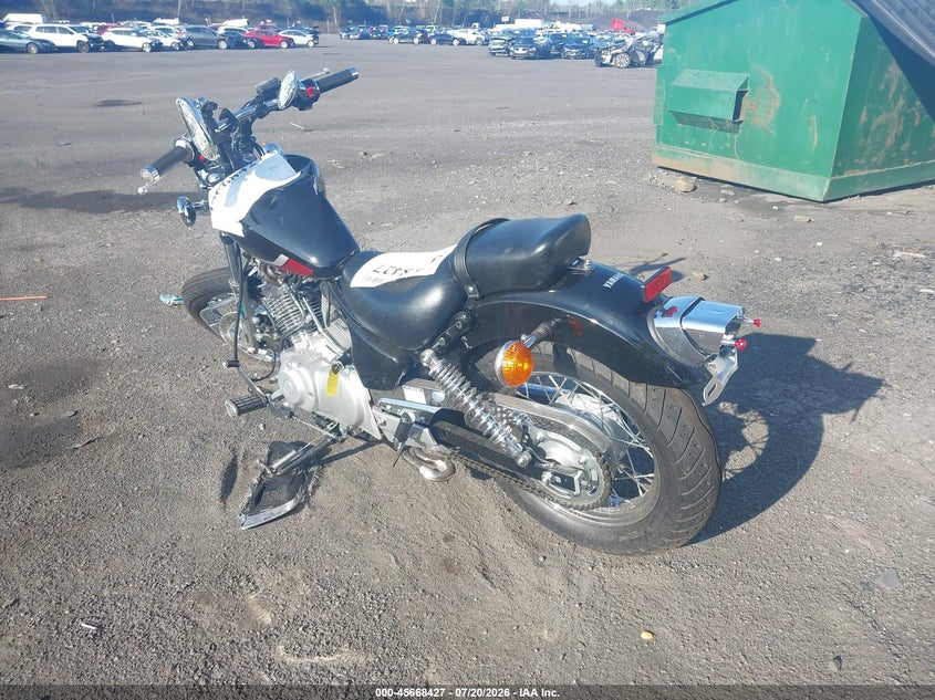 YAMAHA XV250 2024