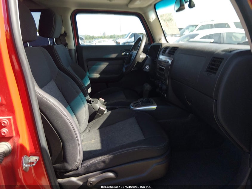 HUMMER H3 SUV 2006 VIN 5GTDN136468242477