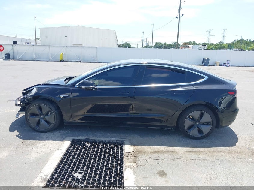 2018 TESLA MODEL 3 · Фото 14