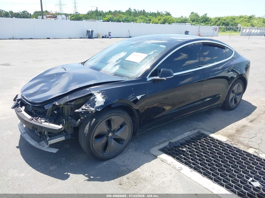 2018 TESLA MODEL 3 · Фото 2