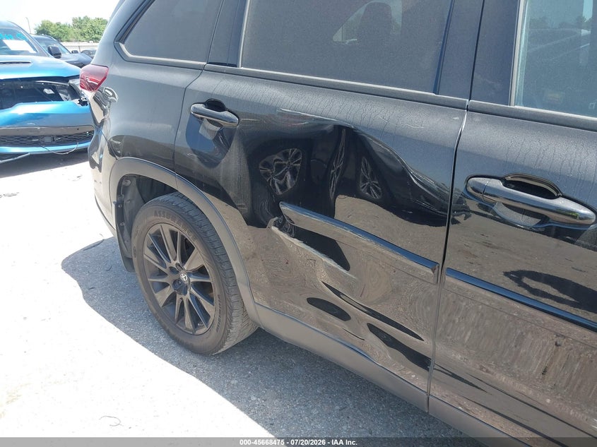 2019 TOYOTA HIGHLANDER auction photo 6